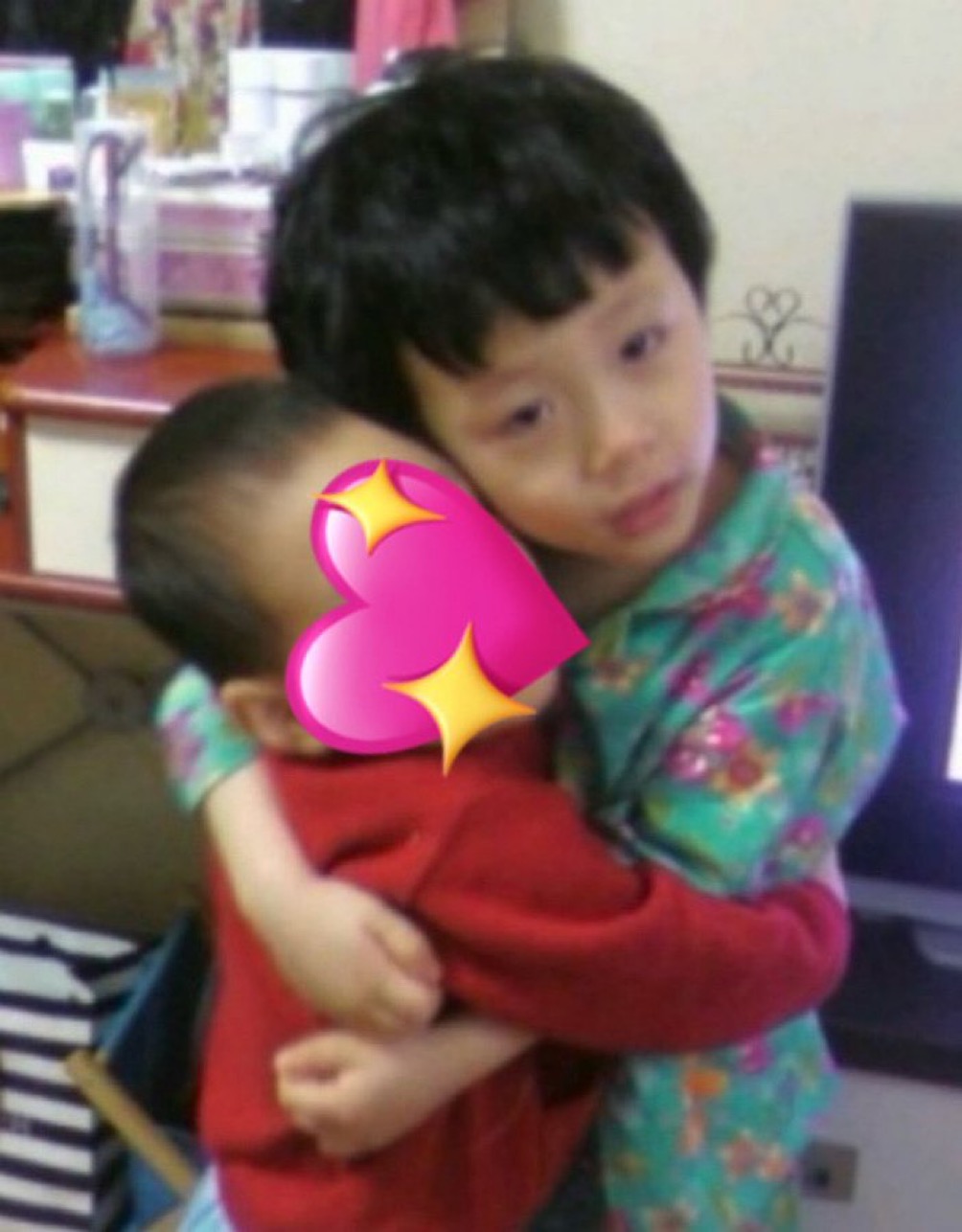 ๋๋ฏผ์ด๊ฐ ๋์์ ๊ผญ ์์์ฃผ๋ ์ฌ์ง
