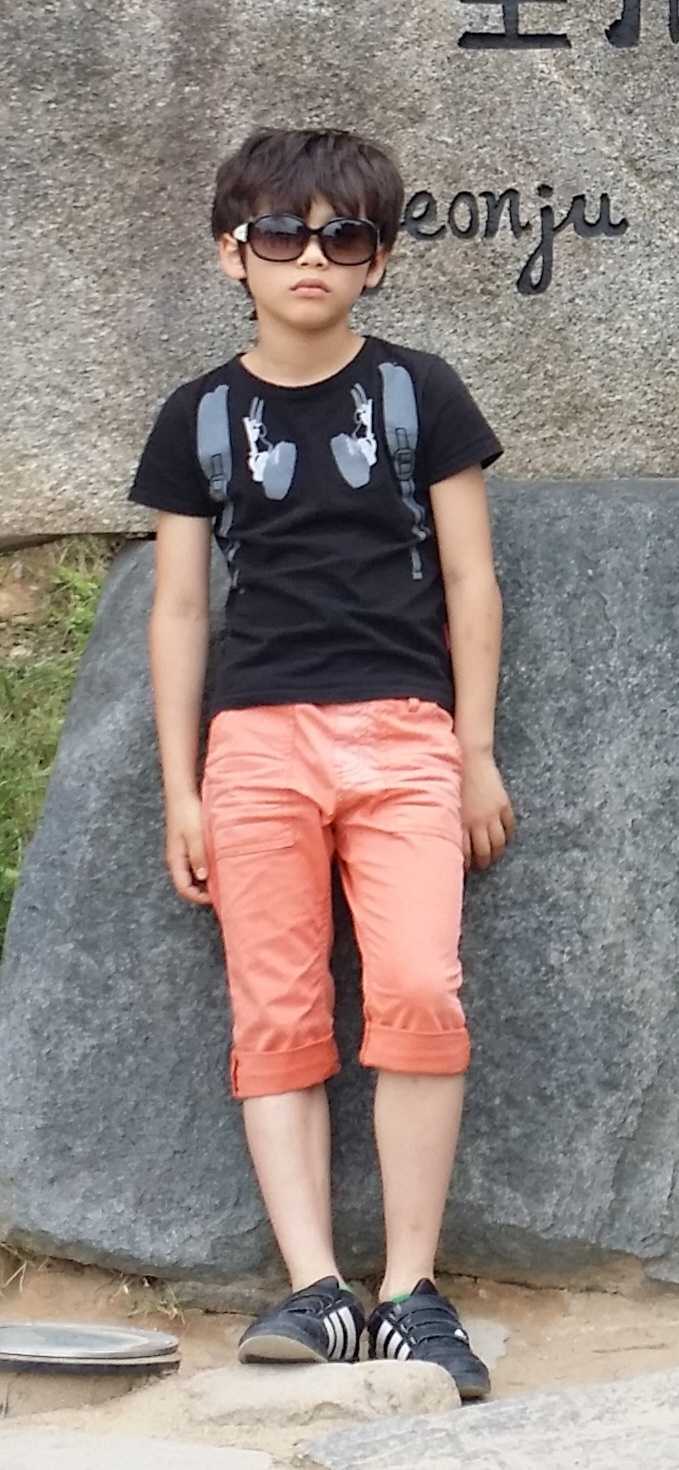 ์ ๊ธ๋ผ์ค๋ฅผ ์ฐ๊ณ ๋ฐ์์ ๊ธฐ๋ ๋๋ฏผ์ด